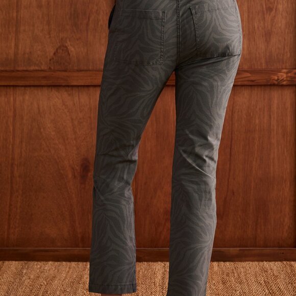 Milly Pant - Picture 3 of 3